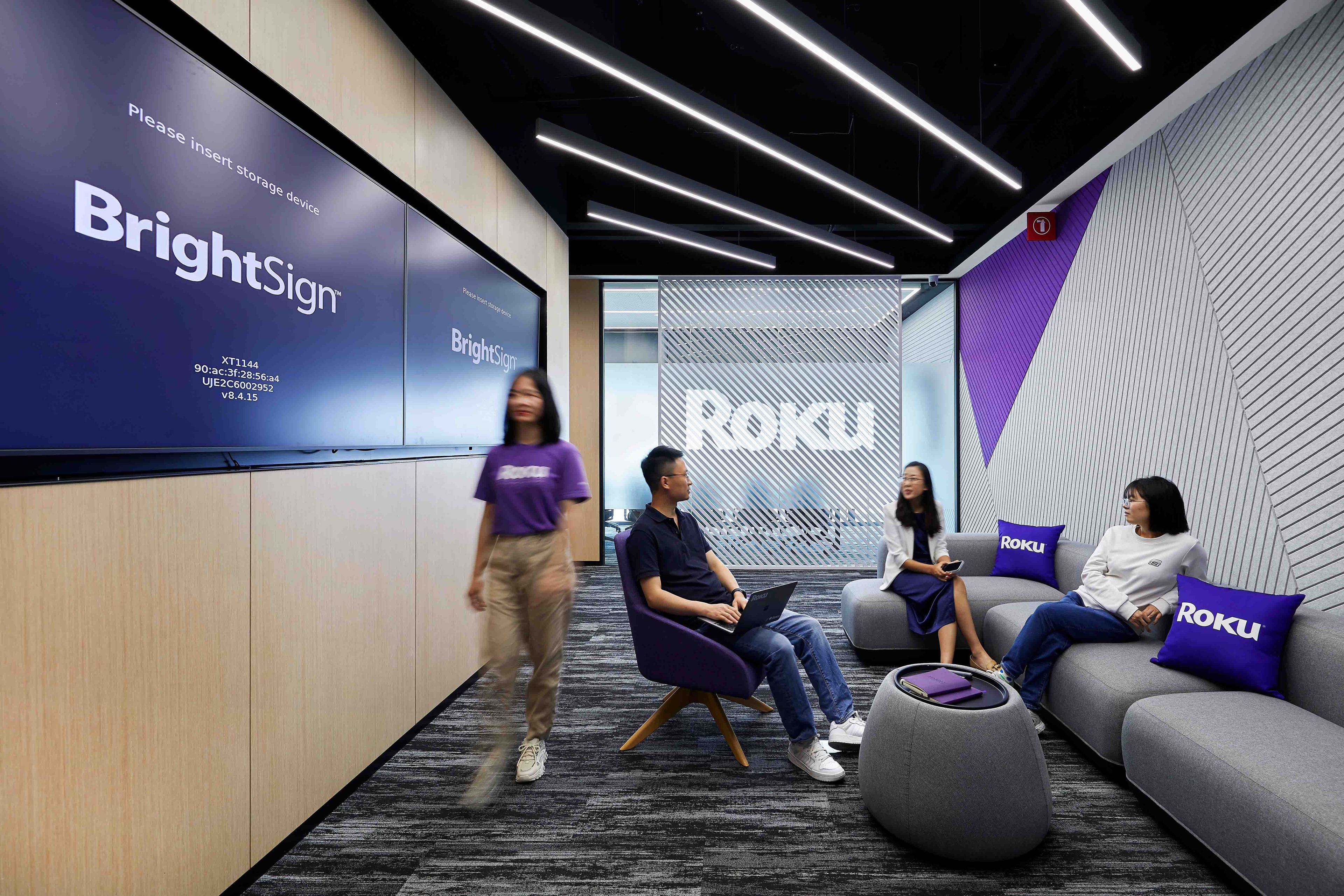 main/case-studies/roku-shanghai/roku-brand-experience.jpg