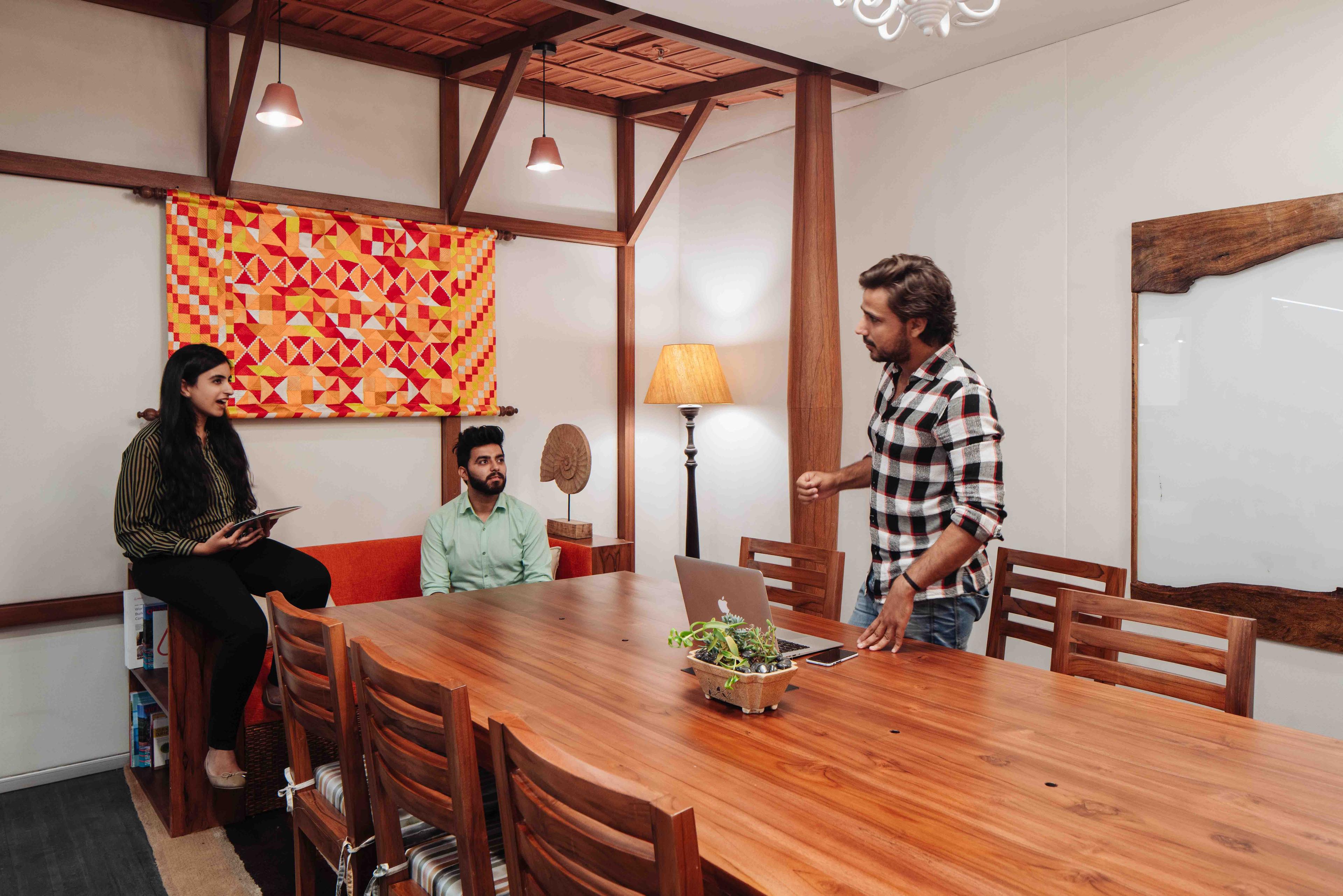 themed-meeting-room-airbnb-gurgaon