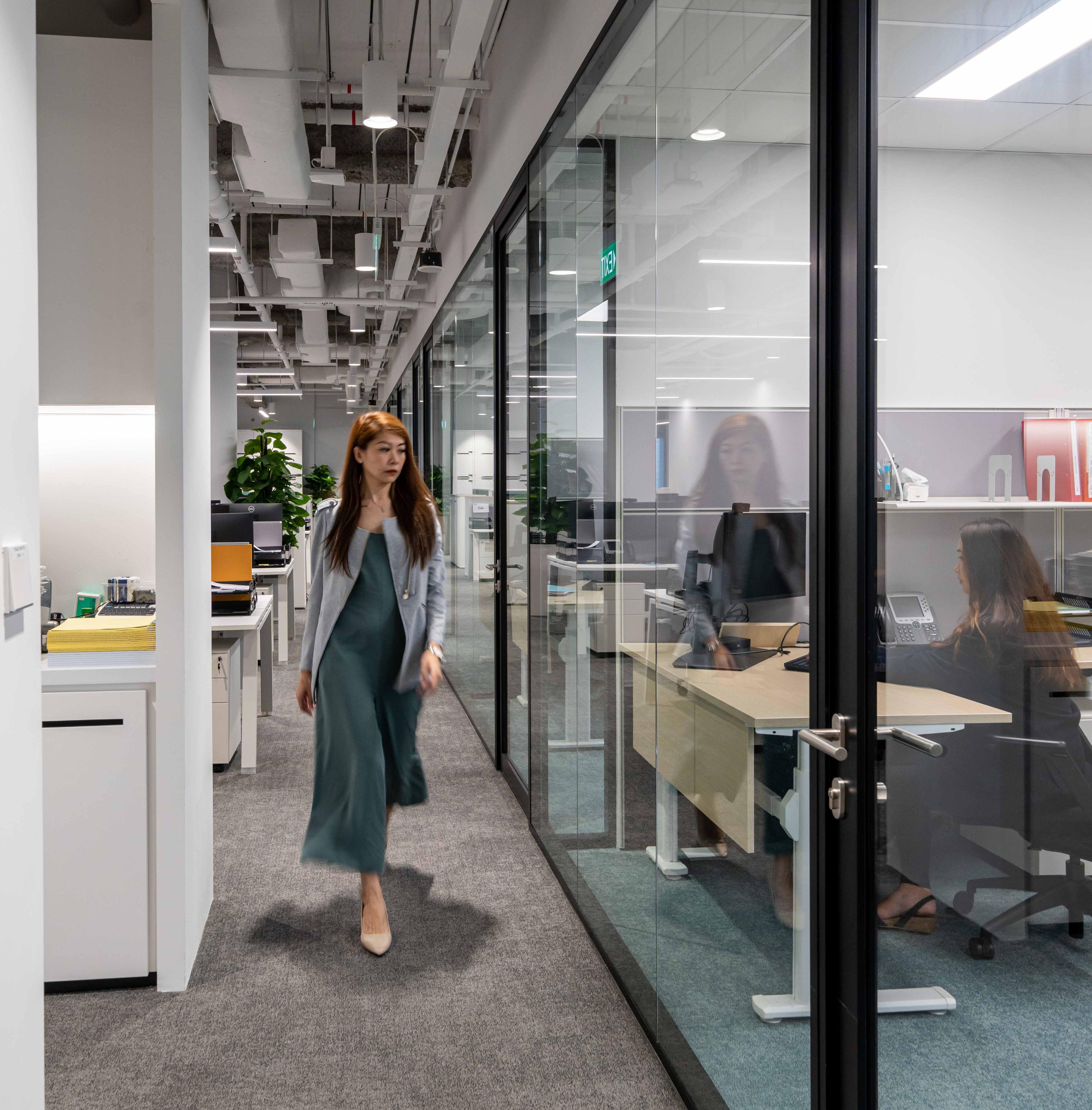 holman fenwick & willan open office layout