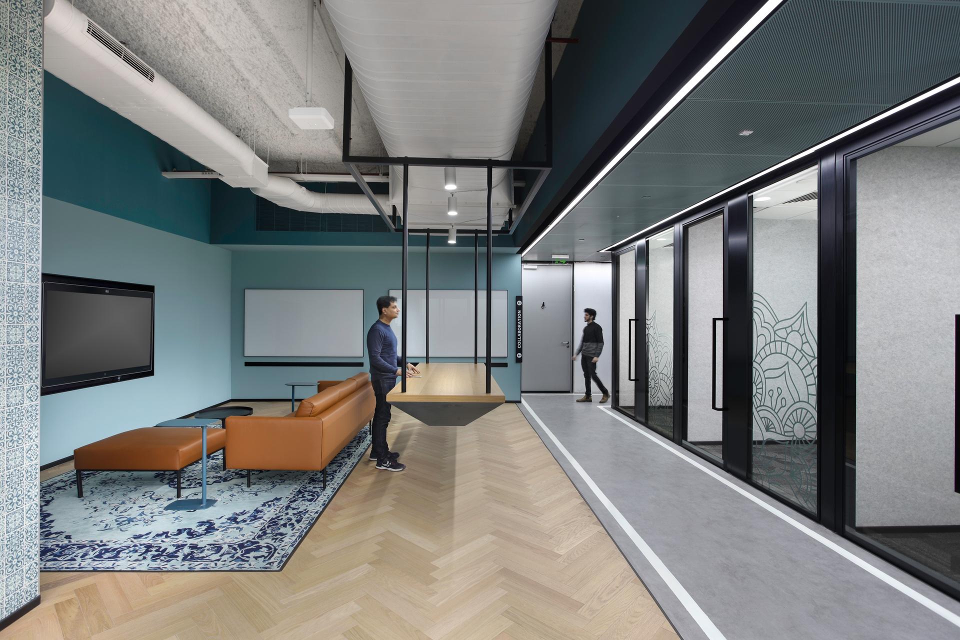 Space Matrix: Gartner India - Award-Winning Office Design